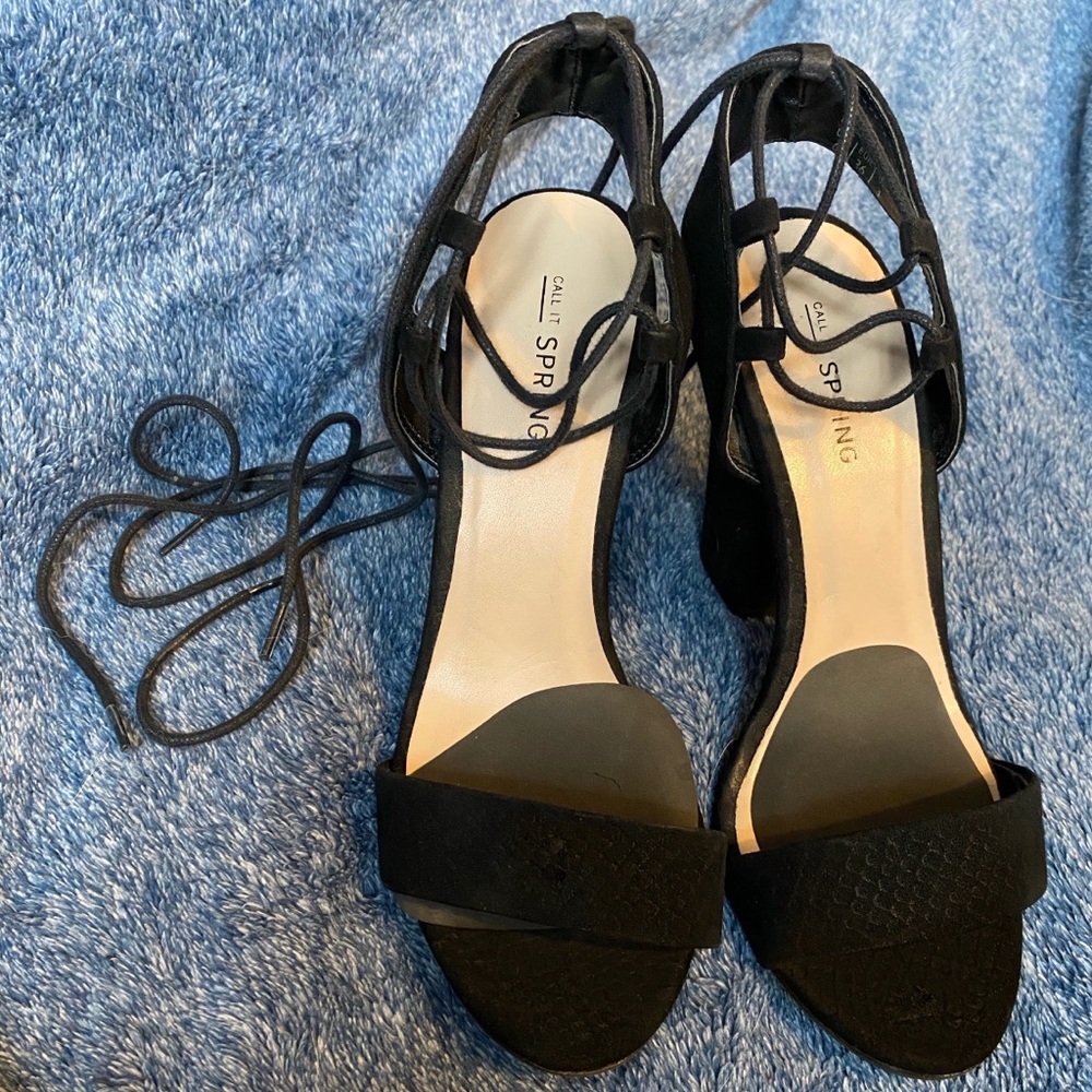 Black tie up heels